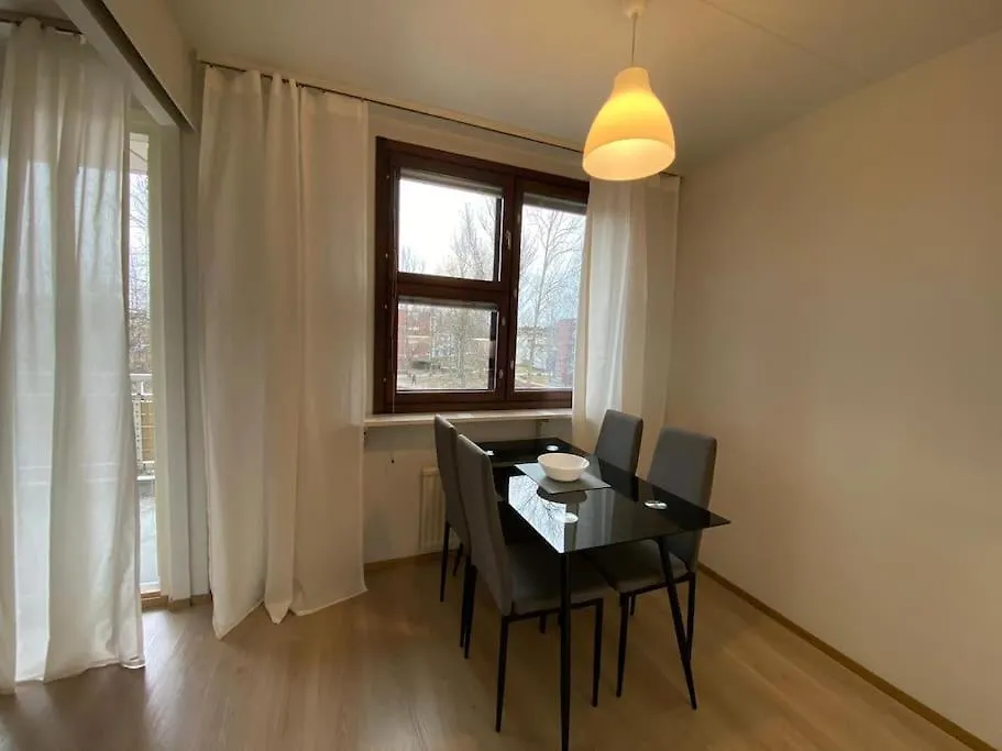 Kotimaailma - Hyvin Avara Rauhallinen 3Mh Asunto Helsinki Apartament
